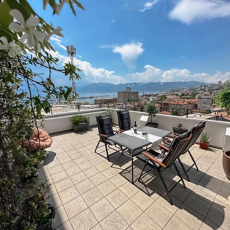 105M2 Penthouse Sea View Rijeka With Free Garage Parkingアパートメント エクステリア 写真