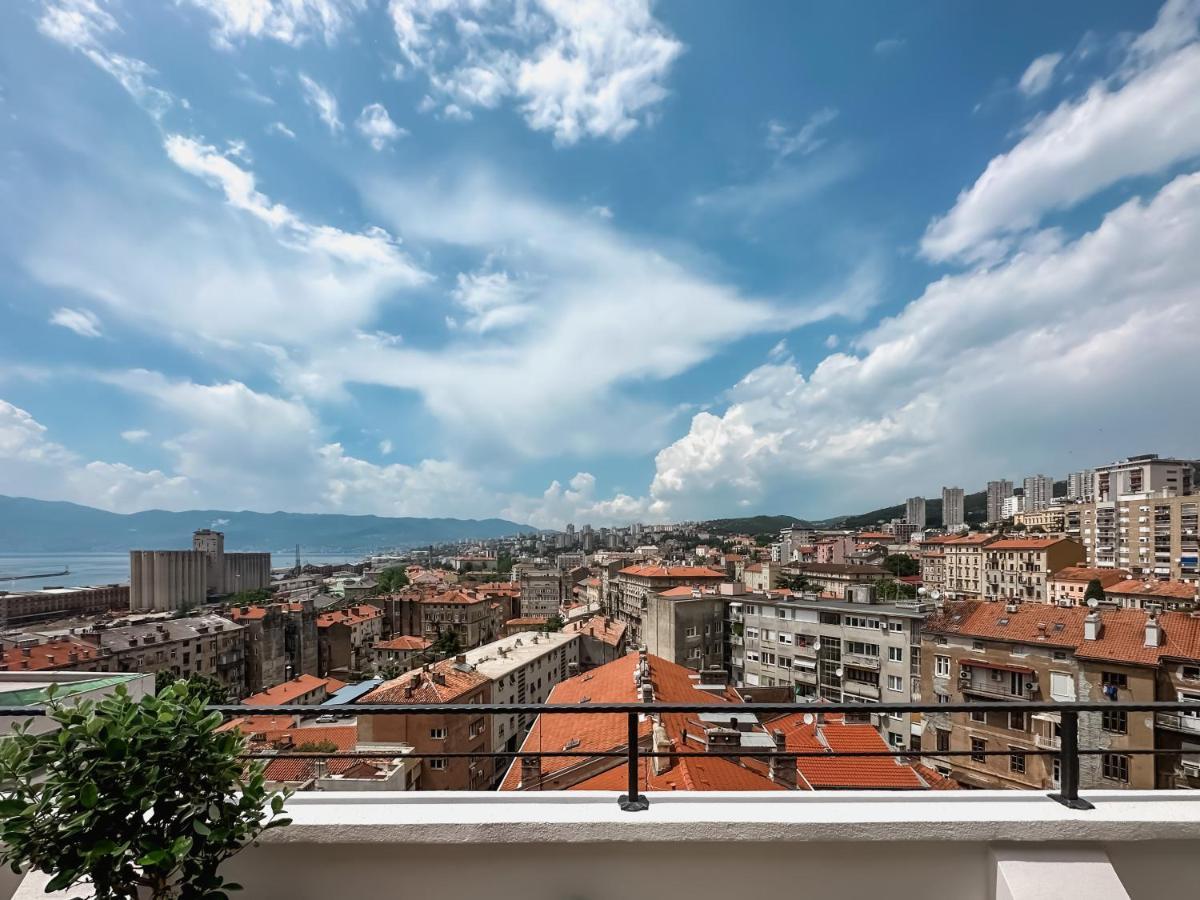 105M2 Penthouse Sea View Rijeka With Free Garage Parkingアパートメント エクステリア 写真