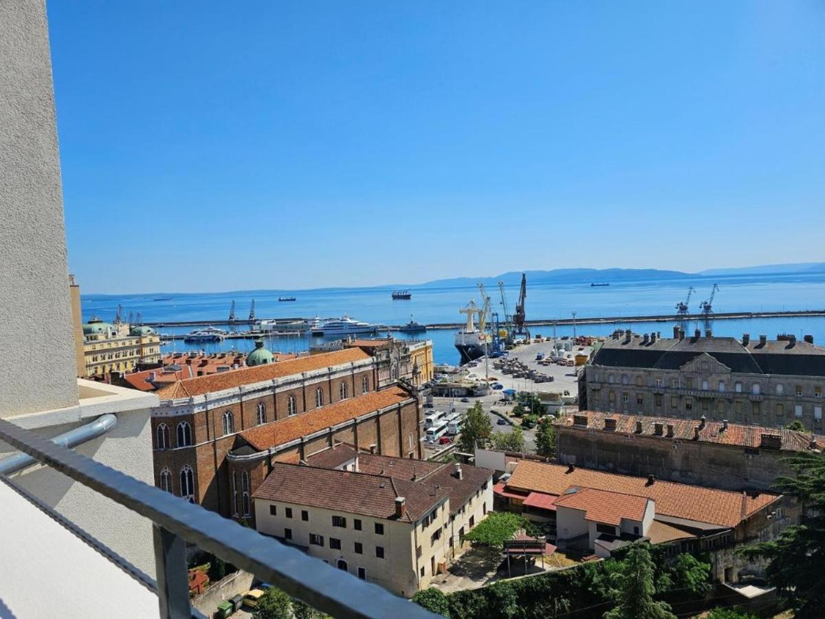 105M2 Penthouse Sea View Rijeka With Free Garage Parkingアパートメント エクステリア 写真